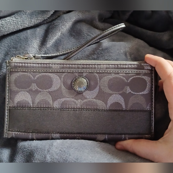 Coach signature logo grey fabric wallet wristlet w/ pink interior - Picture 2 of 8
